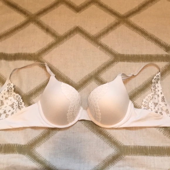 Victoria’s Secret Bra - Picture 6 of 6